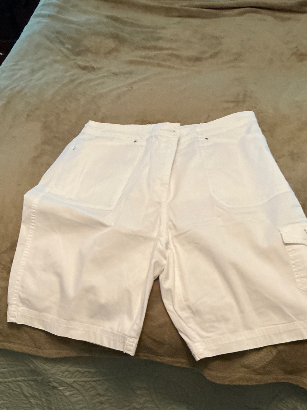 Karen Scott White Casual Shorts with Branded Waistband